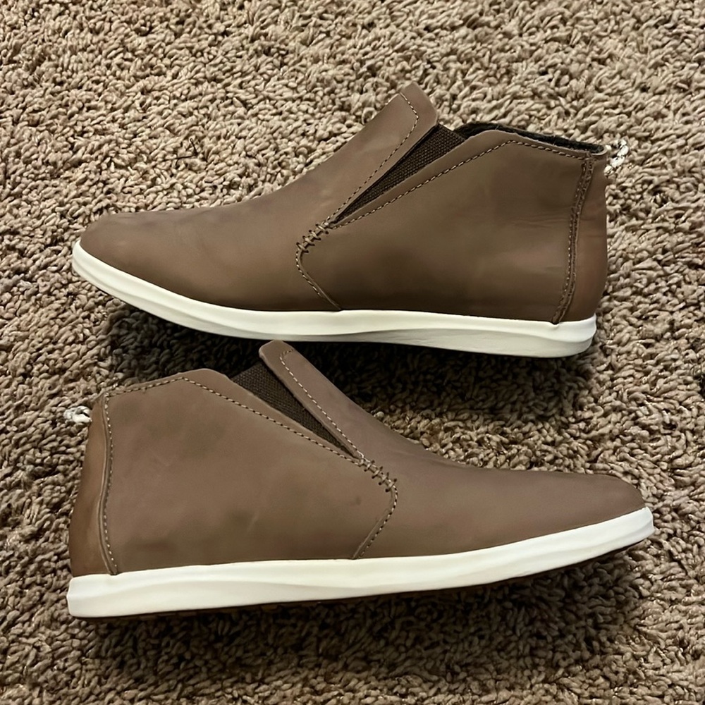 OluKai Women’s Waterproof Booties